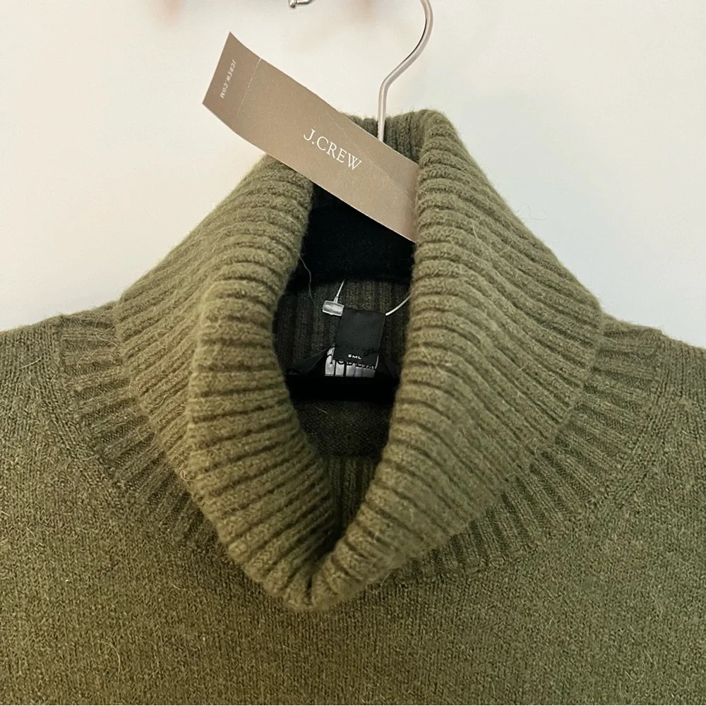 J crew green turtleneck sweater size large NWT - Picture 2 of 4